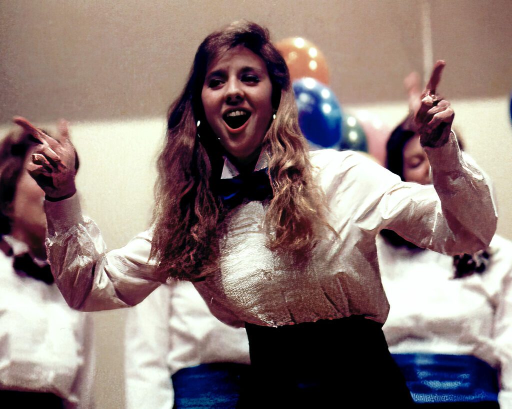 Ann Lyles MacPhail singing a solo with the Mount Holyoke V8s in 1989